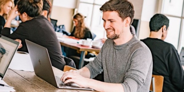 ازاي تشتغل من البيت و تكسب من الانترنت