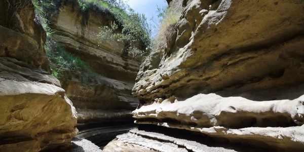 كينيا بوابة الجحيم  Hells gate national Park كينيا بوابة الجحيم  Hells gate national Park