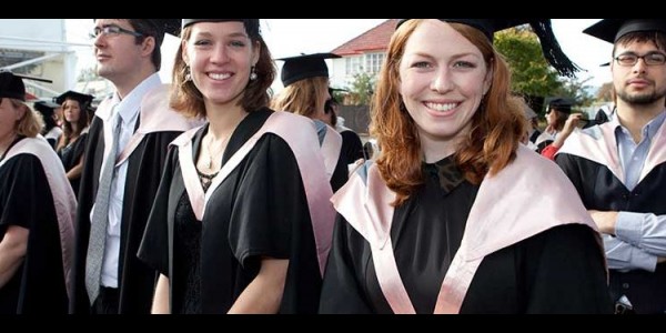 كن انت الفائز بمنحة من المنح الدراسية لاستكمال الدكتوراة بالمانيا