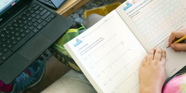 افضل مصادر لتحسين مستواك في اللغة الإنجليزيه بشكل عام ومجانا