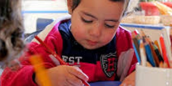 كيف تعلم طفلك اللغة الانجليزية بالمنزل