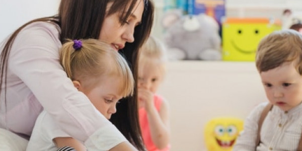 مطلوب جليسة اطفال مقيمة بمدينة نصر