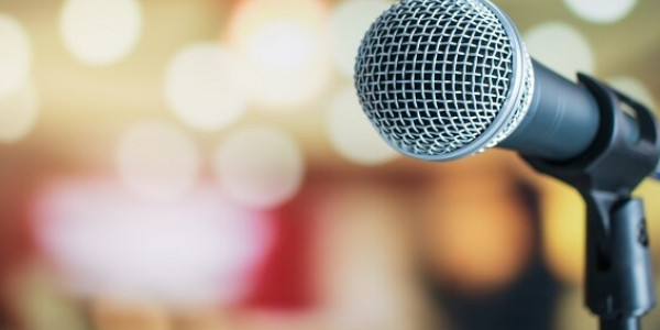 ٨ أسرار لإتقان فن الخطابة والإلقاء أمام الجمهور