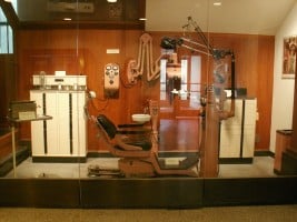 كورس Sindecuse Dental Museum