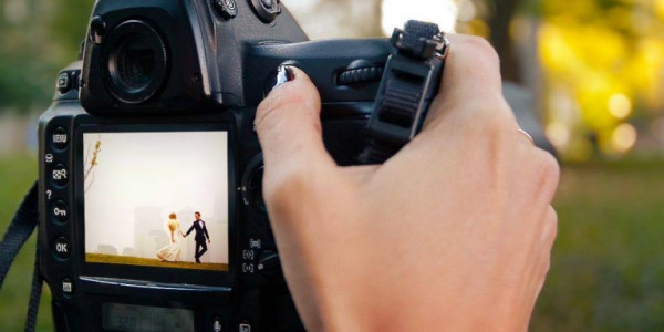 مطلوب مصور فوتوغرافر فى السادس من اكتوبر