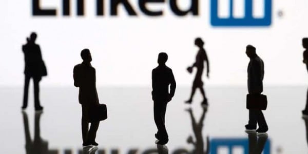 ليه لازم تعمل اكونت على LinkedIn